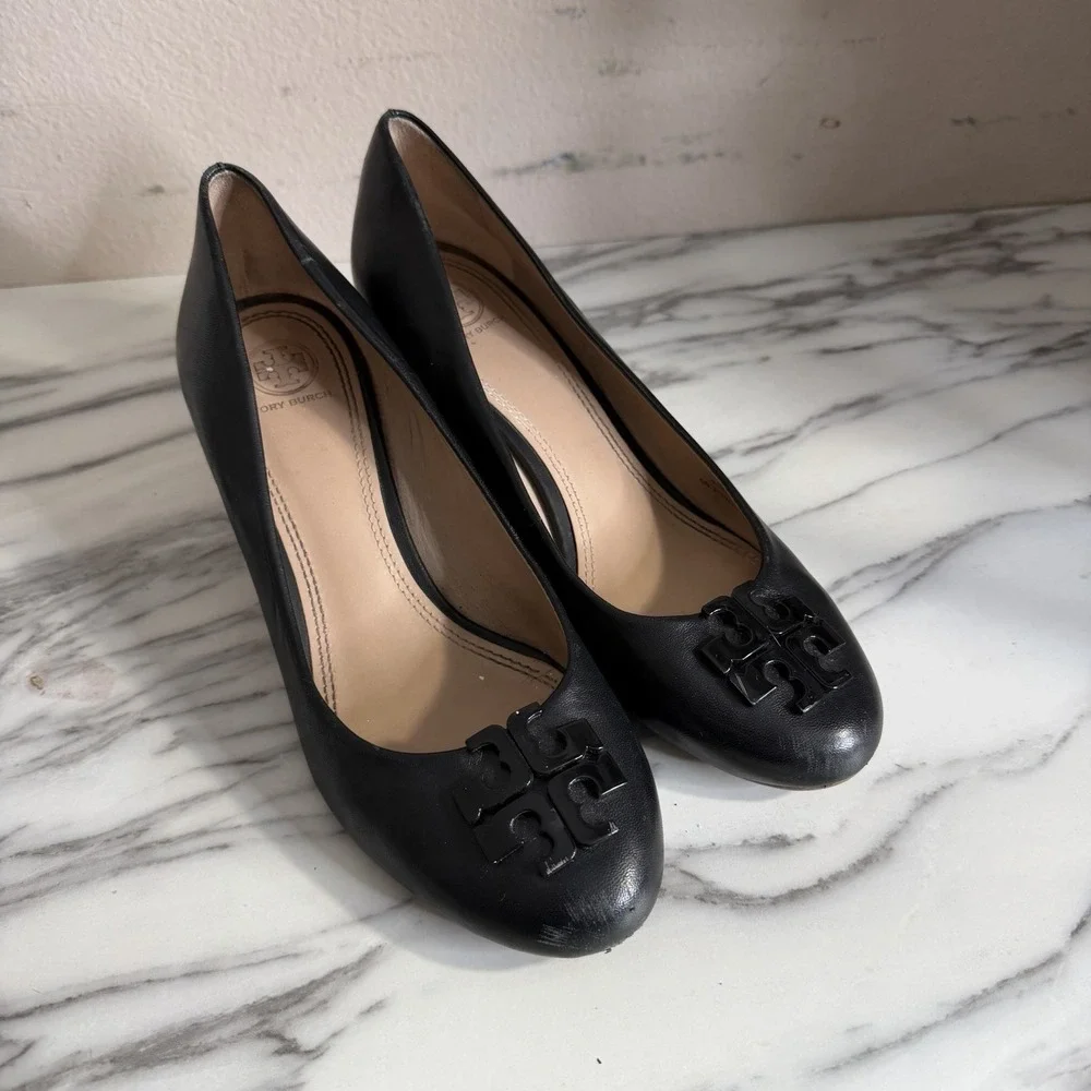 TORY BURCH Leather Wedge Pump Size 10 Heels Ballet Style Monogram Logo Black